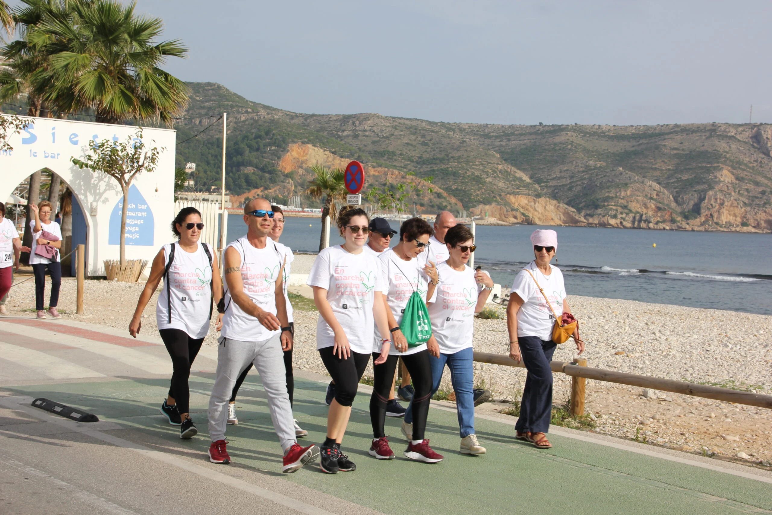 Multitudinaria Marcha contra el cáncer en Xàbia 2022 (29)