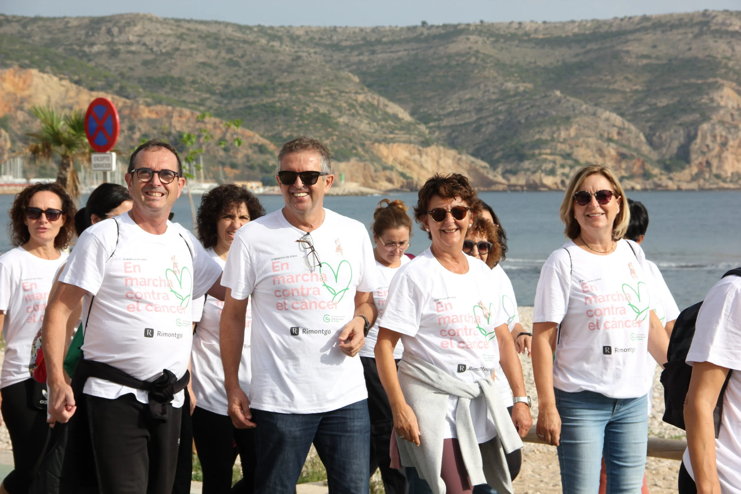 Multitudinaria Marcha contra el cáncer en Xàbia 2022 (39)