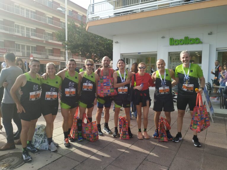 Atletas del CA Llebeig en la Mitja Marató Ciutat de Gandia