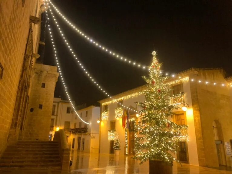 Decoración navideña en la Plaza del Ayuntamiento