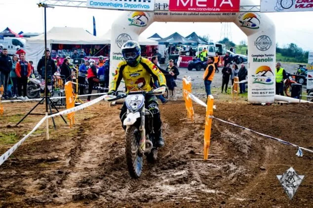 Imagen: El piloto de Xàbia, Cristóbal Cholbi en la carrera