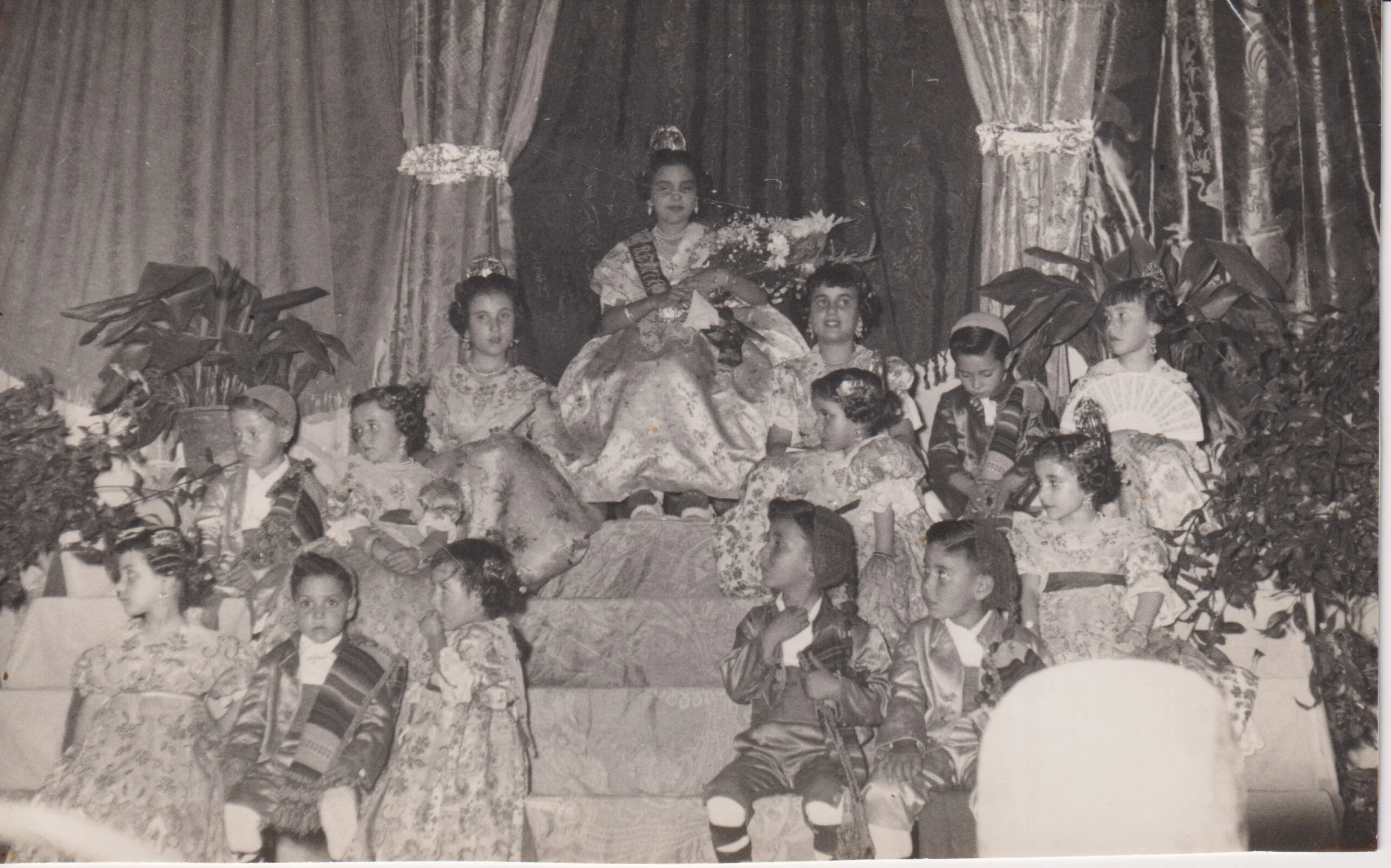 Presentación de Les Fogueres en el Cine Espinós en 1957 | Foto AMX