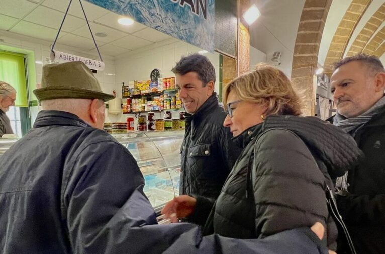 Visita de Mazón en el Mercat de Xàbia- Foto PPCV