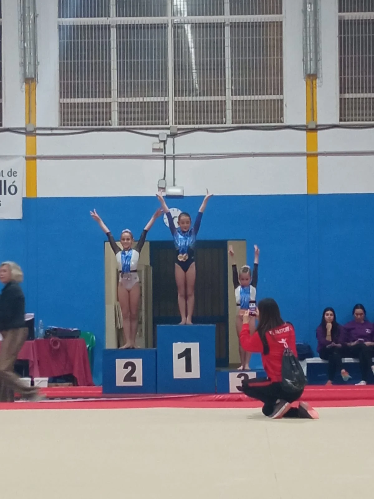 Gimnastas en el podio