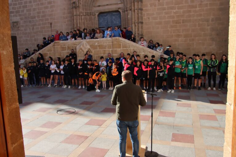 Los clubs de Xàbia en el acto de llegada de la antorcha dels Jocs Olimpics Marina Alta