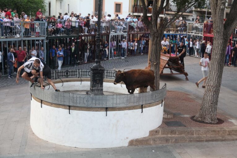 Primera sesión taurina dels Bous al Carrer en las fiestas de Jesús Nazareno 2023 (27)