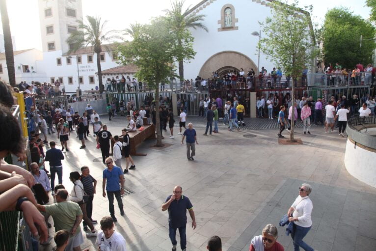 Primera sesión taurina dels Bous al Carrer en las fiestas de Jesús Nazareno 2023 (7)