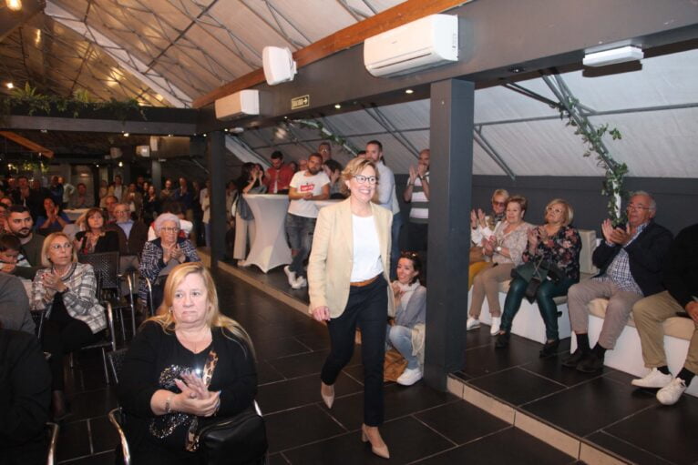 Rosa Cardona en el acto de presentación de candidatura