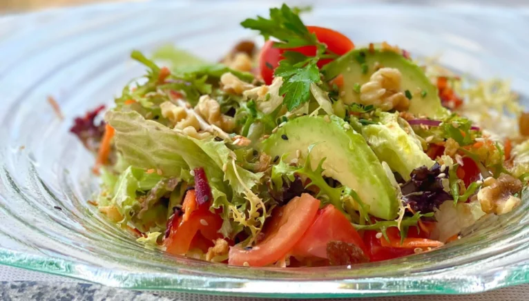 Ensalada para comer de manera saludable en Malabrasa