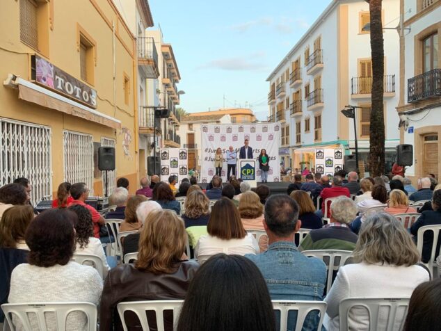 Imagen: Mitin de CpJ en la Placeta del Convent