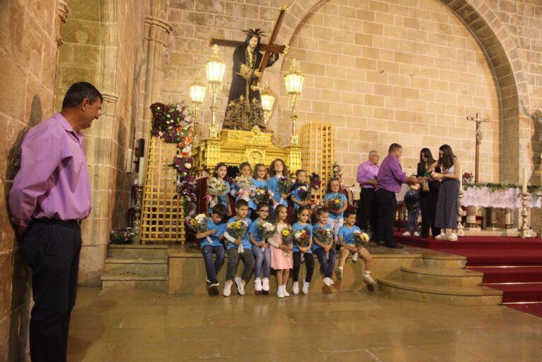 Ofrenda de flores a Jesús Nazareno 2023 (59)