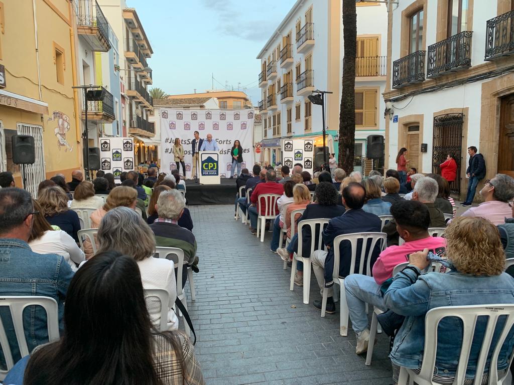 Público en el mitin de Ciudadanos por Jávea