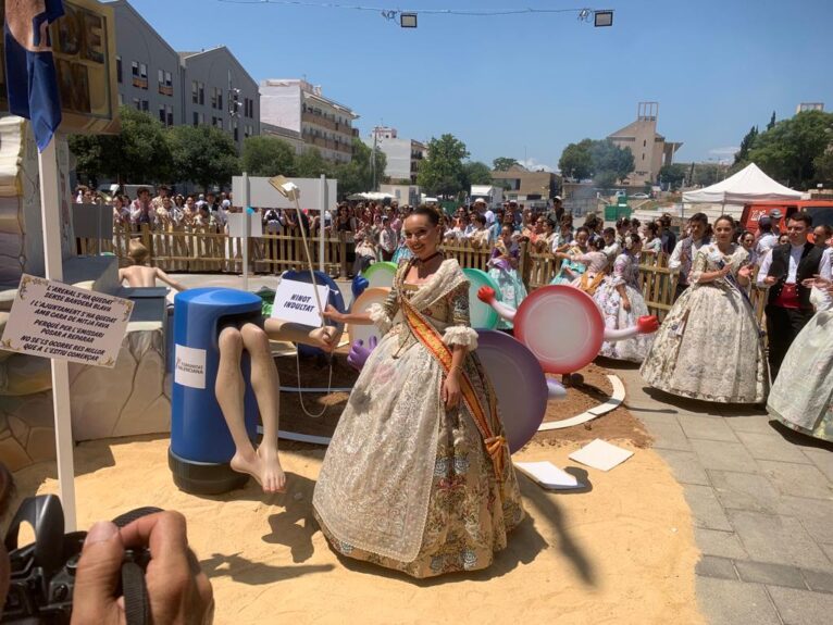 Arantxa Pons elige el ninot indultat