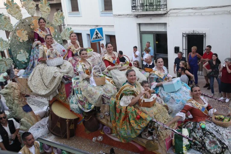 Desfile carrozas Fogueres Xàbia 2023 (24)