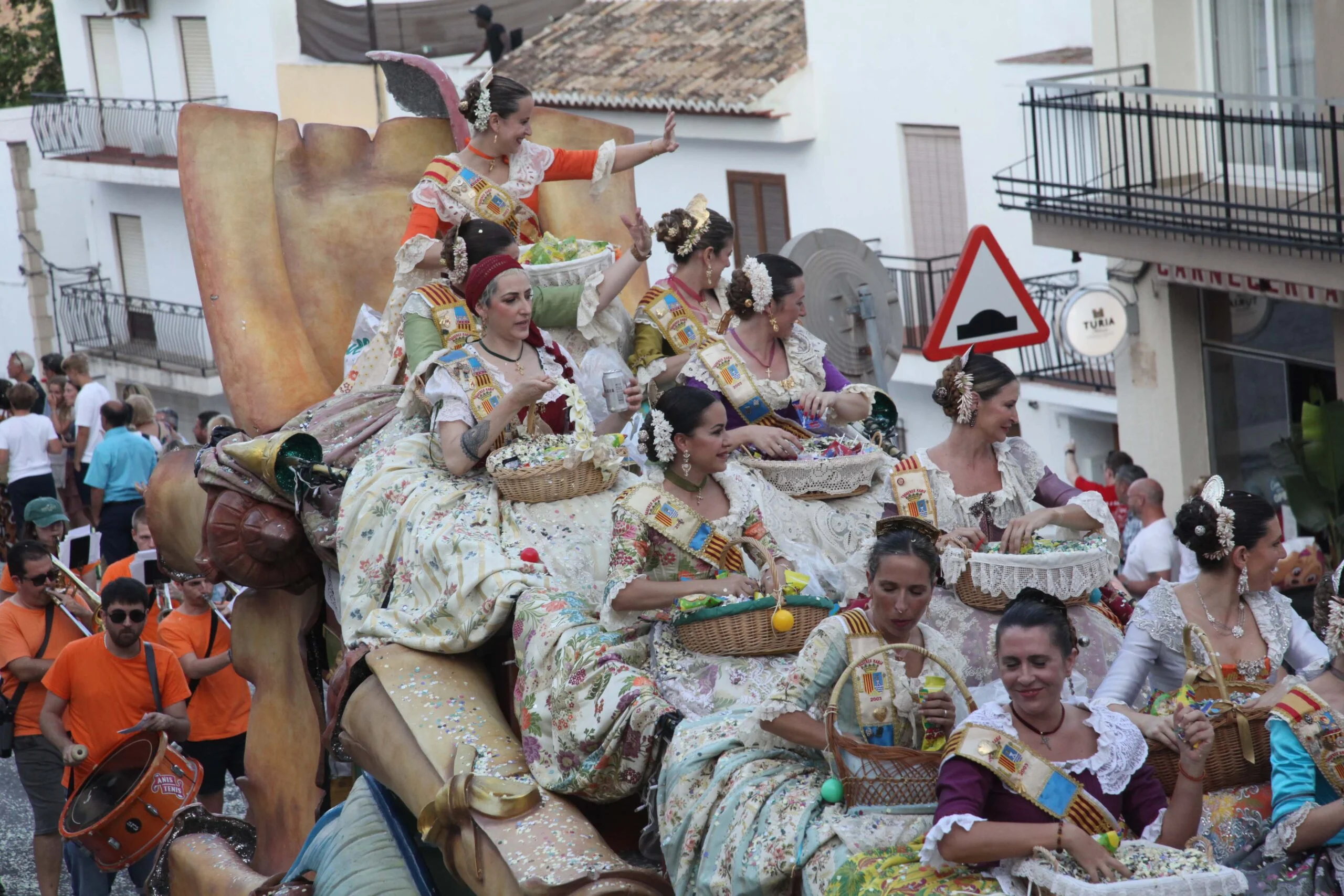 Desfile carrozas Fogueres Xàbia 2023 (26)