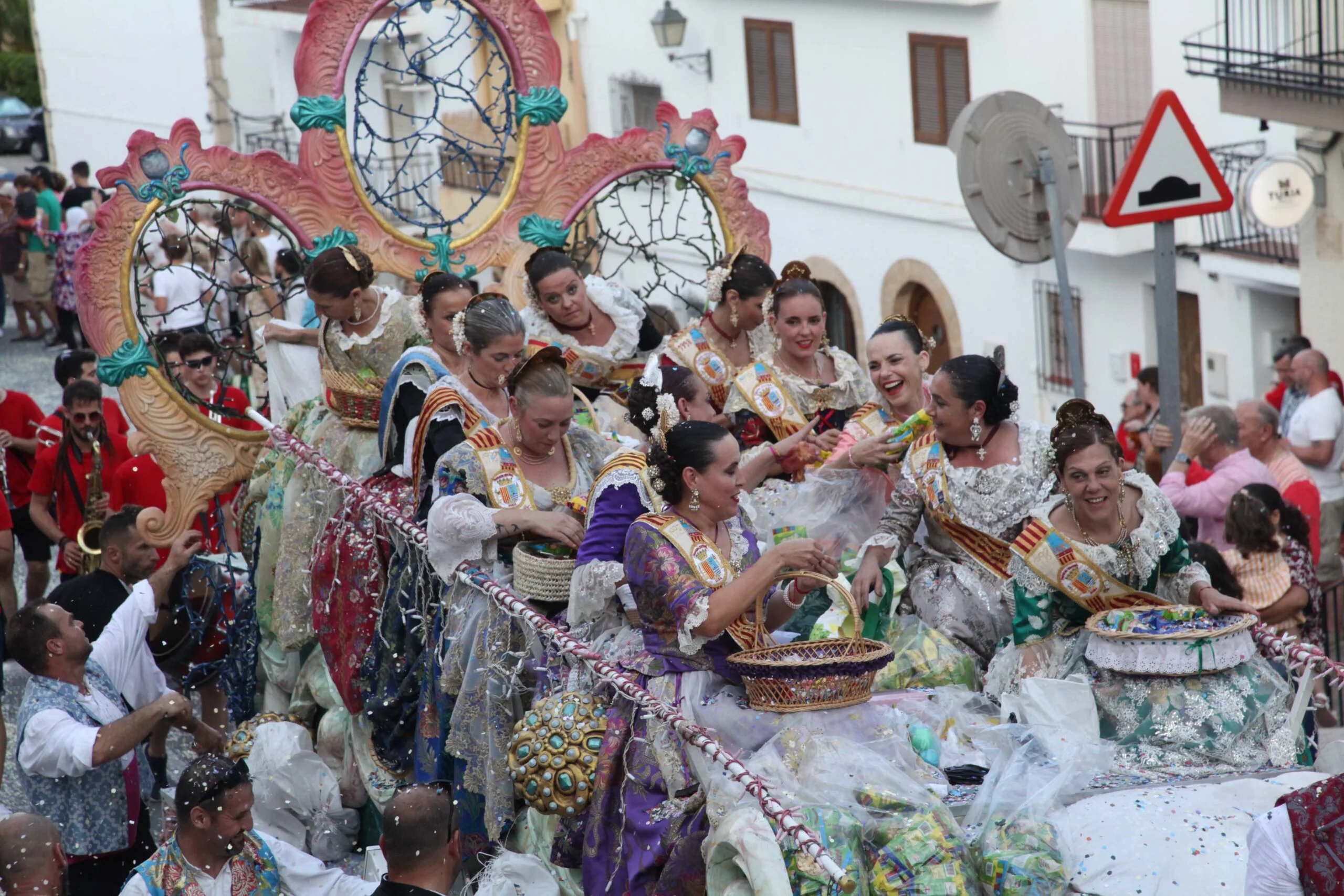 Desfile carrozas Fogueres Xàbia 2023 (28)