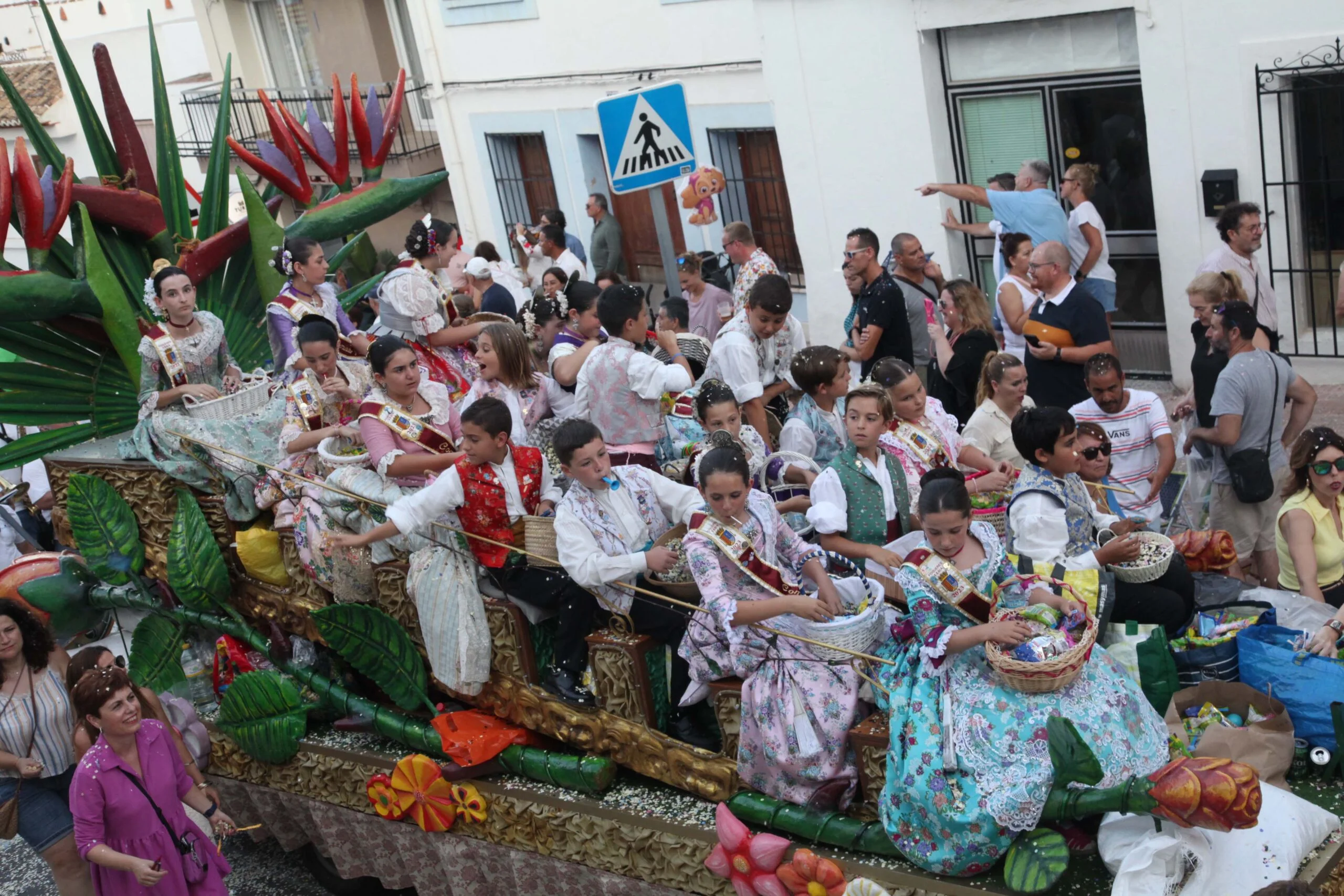 Desfile carrozas Fogueres Xàbia 2023 (54)