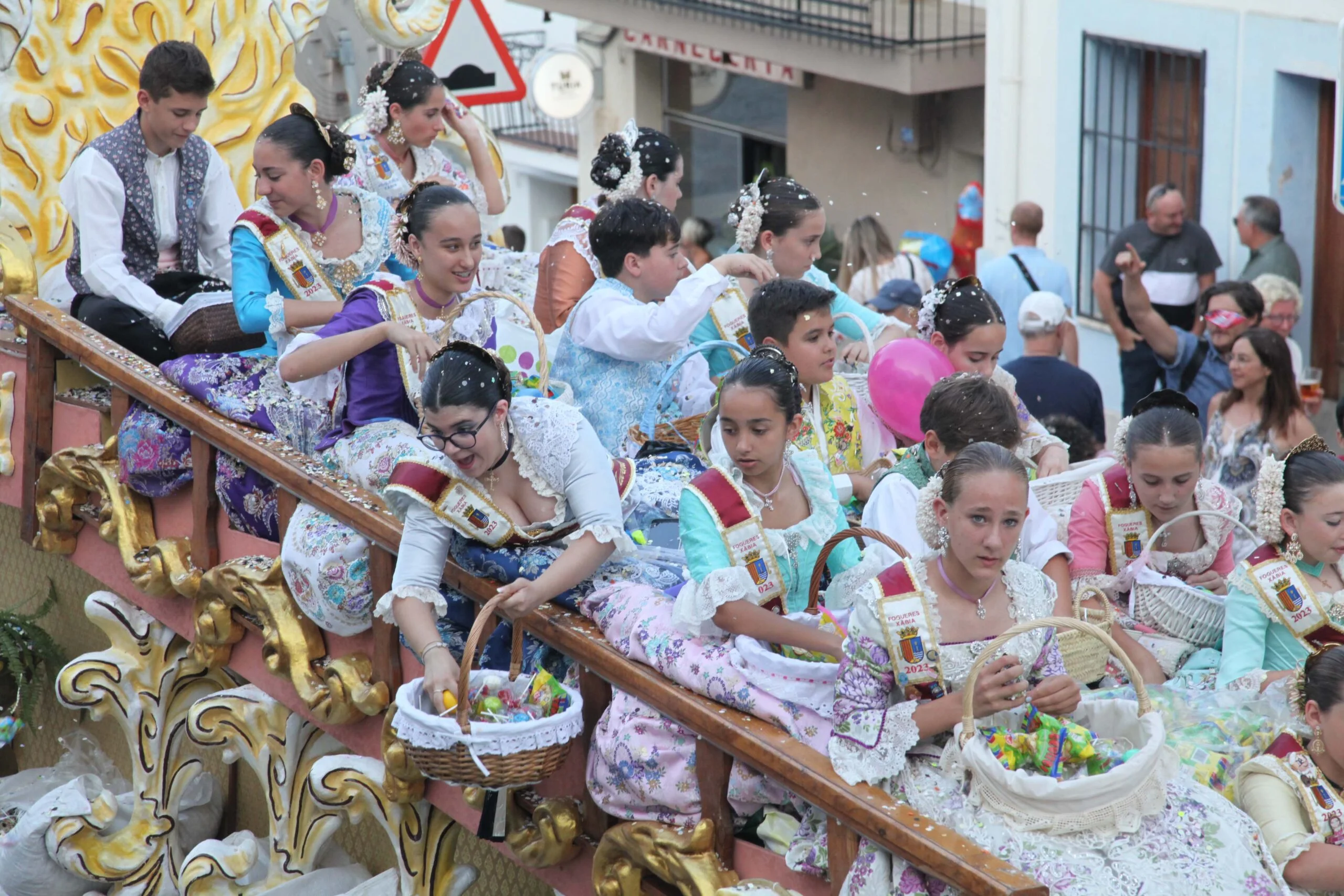 Desfile carrozas Fogueres Xàbia 2023 (57)