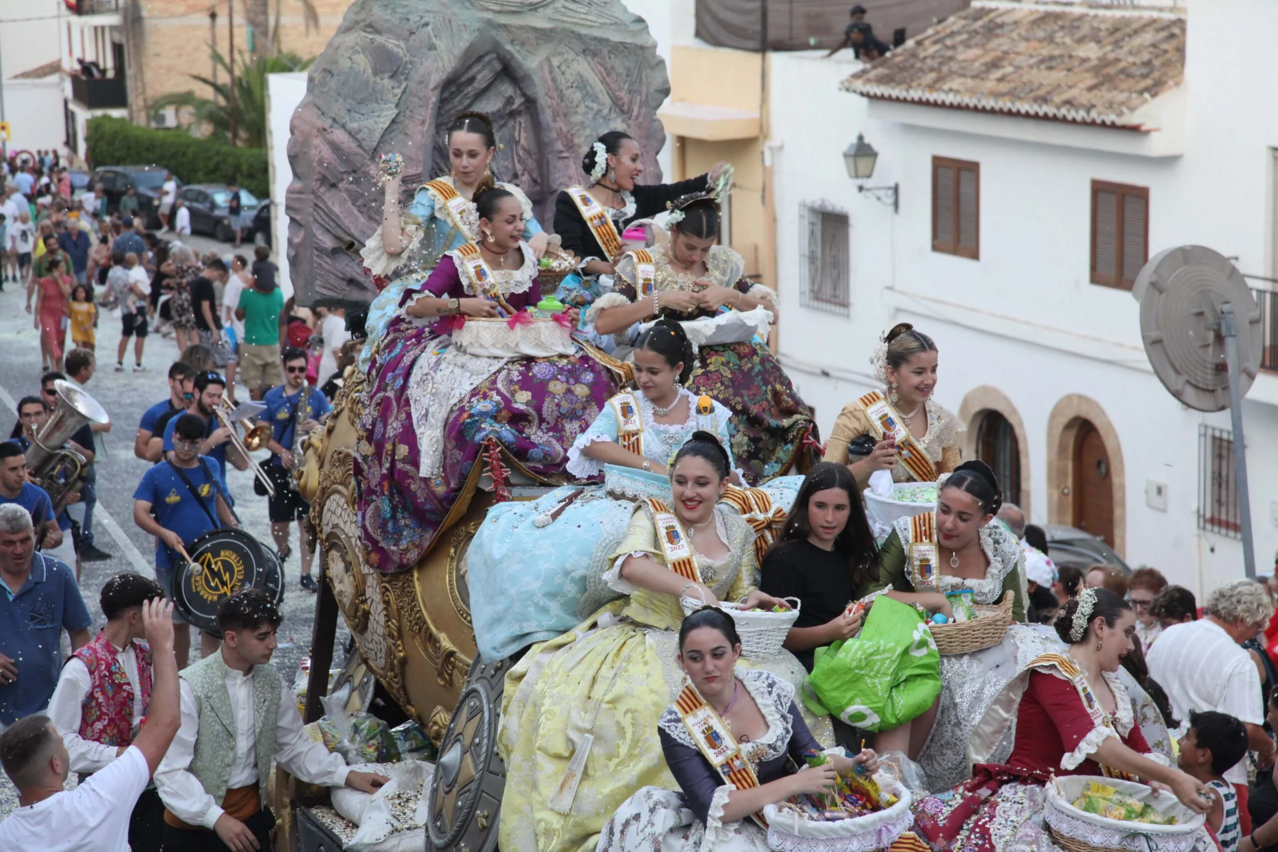 Desfile carrozas Fogueres Xàbia 2023 (58)