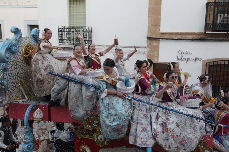 Desfile carrozas Fogueres Xàbia 2023 (72)