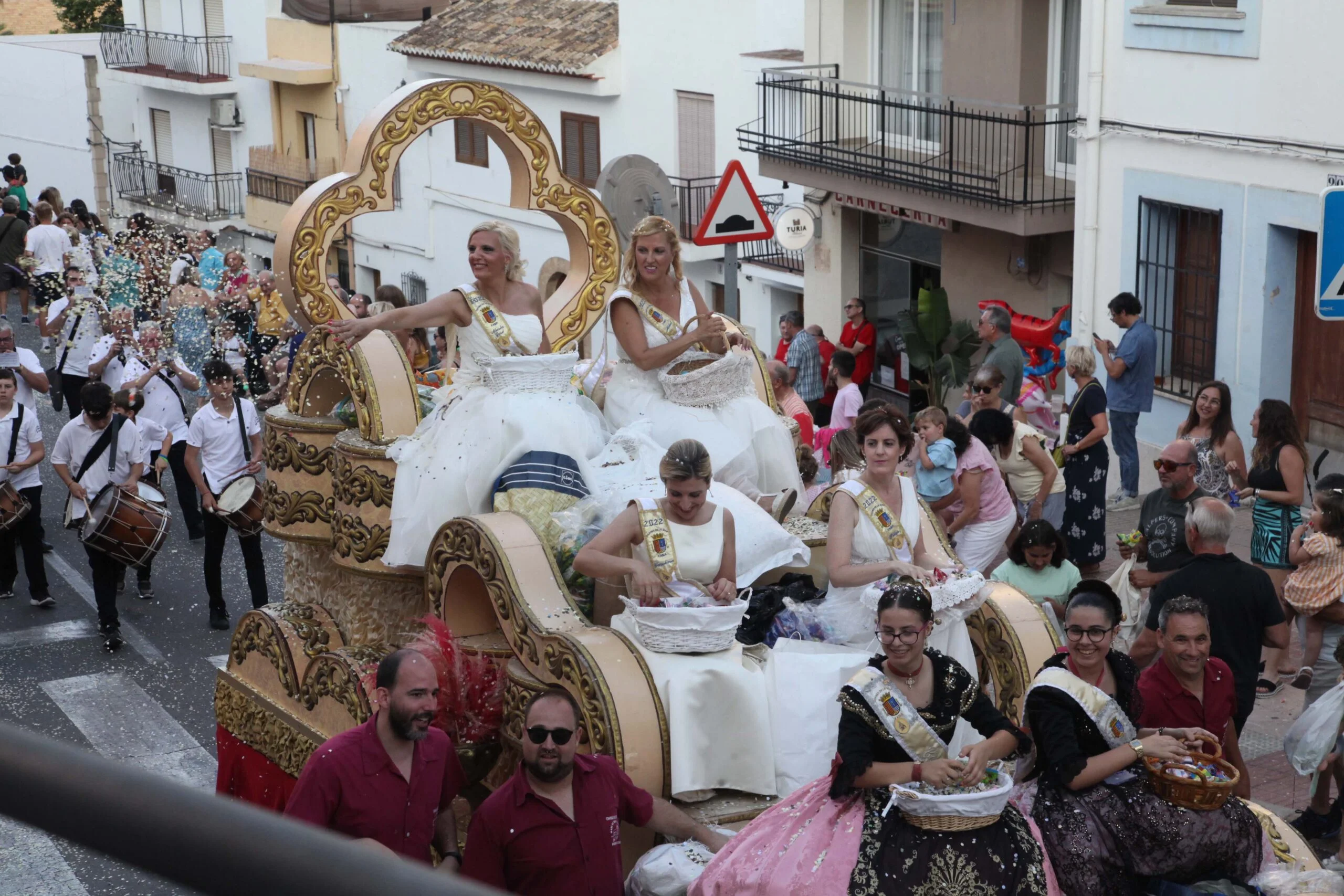 Desfile carrozas Fogueres Xàbia 2023 (8)