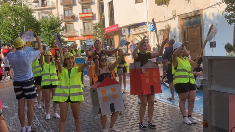 Desfile de peñas Fogueres Xàbia 2023 (27)