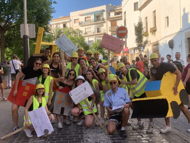 Desfile de peñas Fogueres Xàbia 2023 (28)