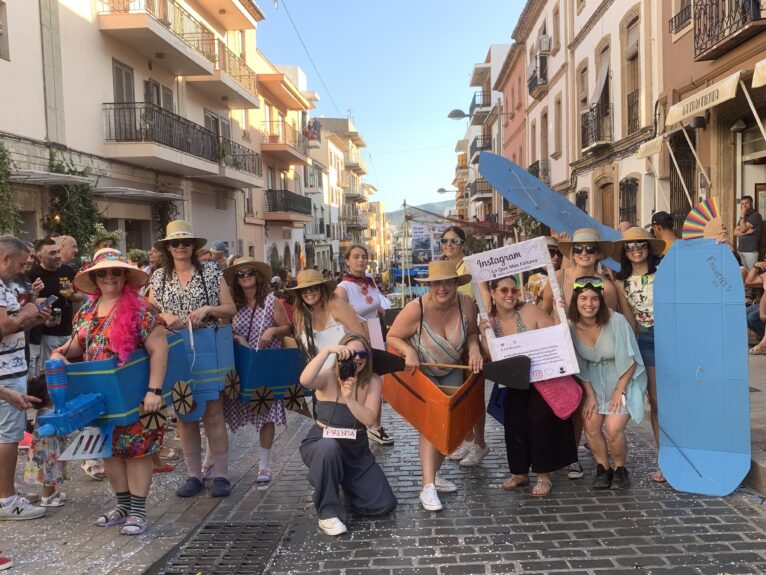 Desfile de peñas Fogueres Xàbia 2023 (34)