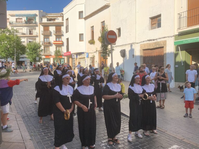 Desfile de peñas Fogueres Xàbia 2023 (7)