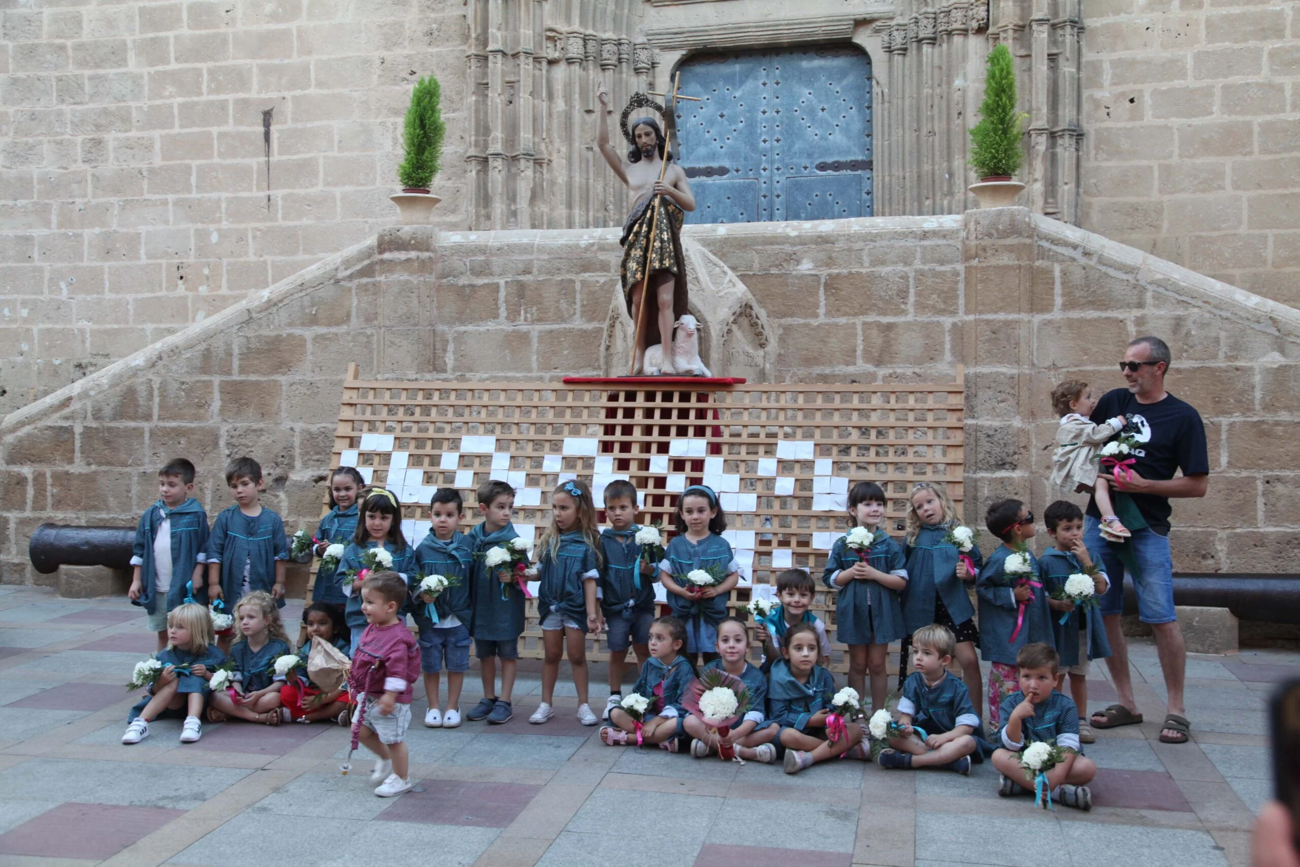 Ofrenda de flores Fogueres Xàbia 2023 (40)