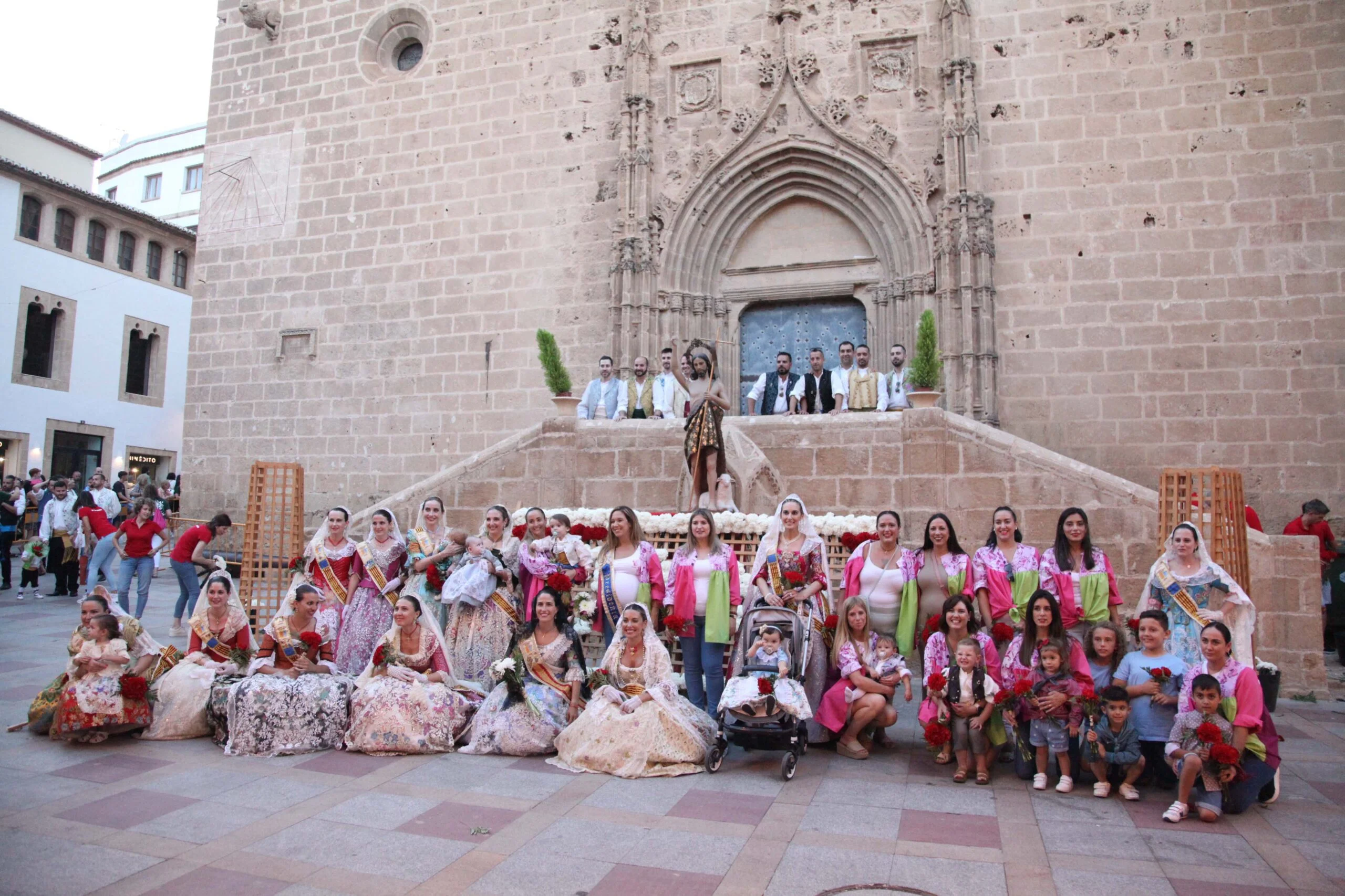 Ofrenda de flores Fogueres Xàbia 2023 (65)