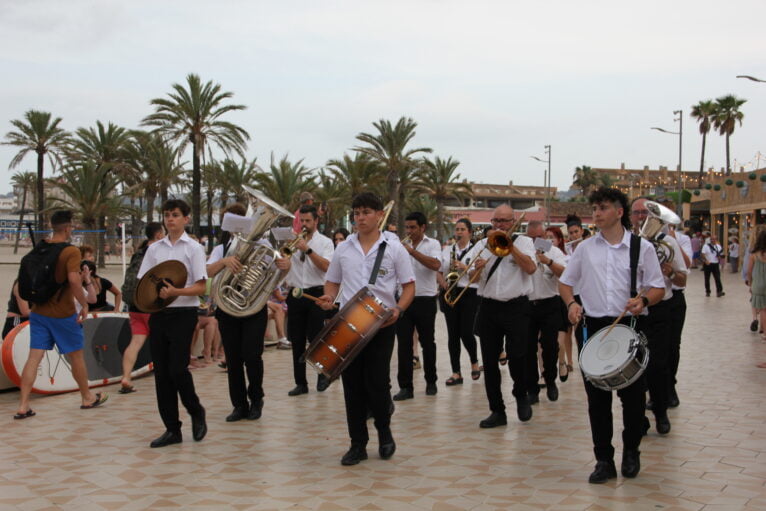 Pasacalle Sectores en la Playa del Arenal (23)