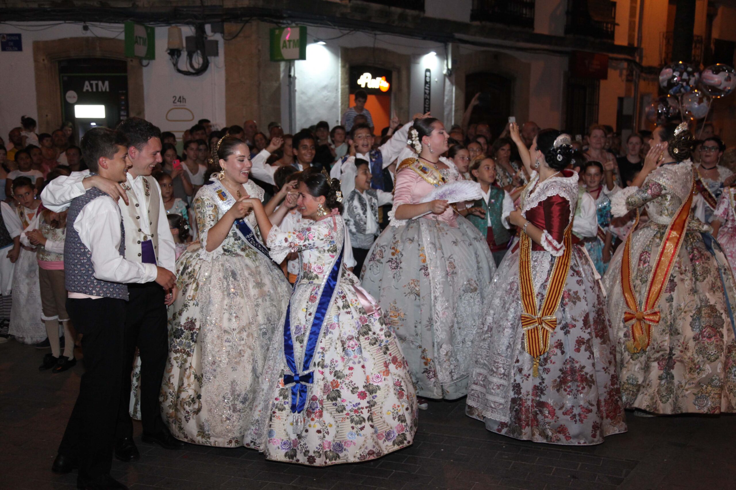 Tristeza entre los festeros por el fin de fiesta de Fogueres 2023