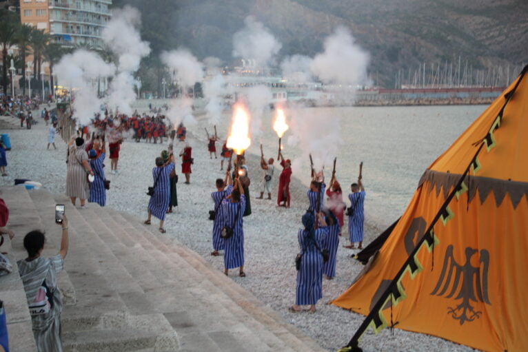 Batalla de arcabucería en la playa de la Grava de Xàbia