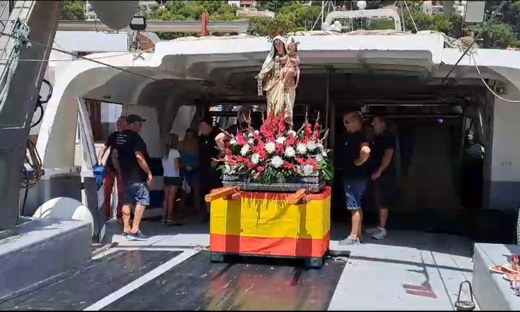 La Virgen del Carmen en la embarcación Sol Tercer