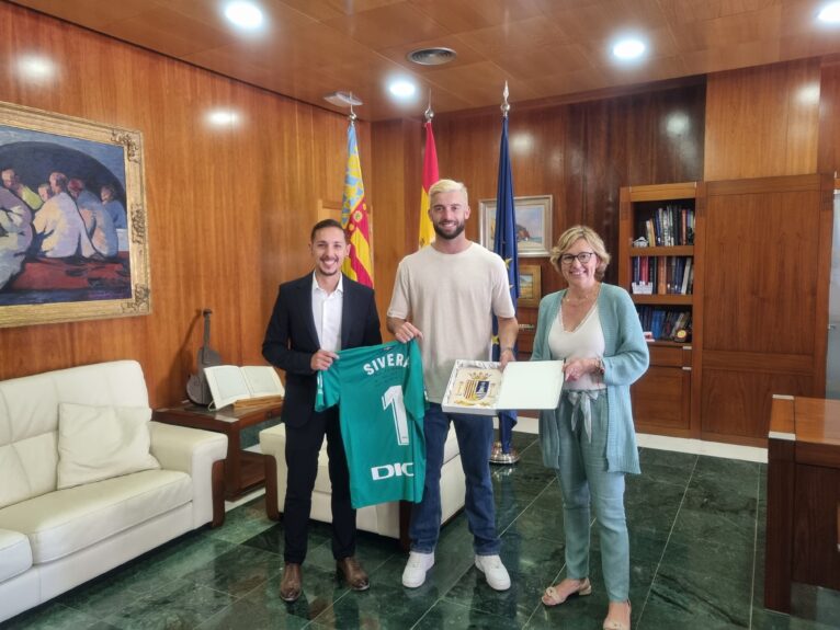 Visita de AntonioSivera, portero de Xàbia del Deportivo Alavés