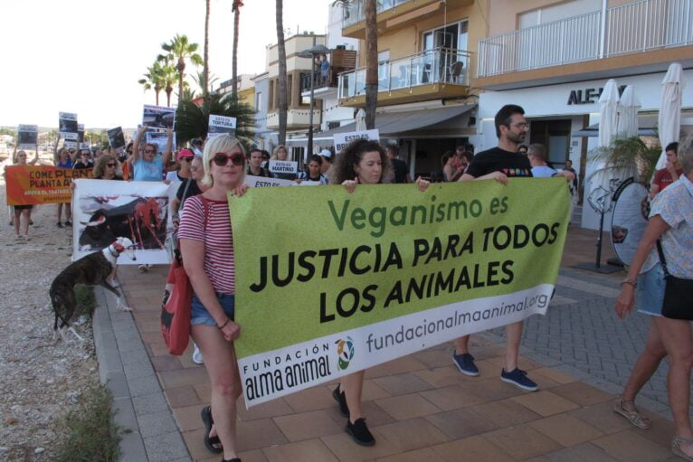 Manifestación antitaurina en Xàbia (7)