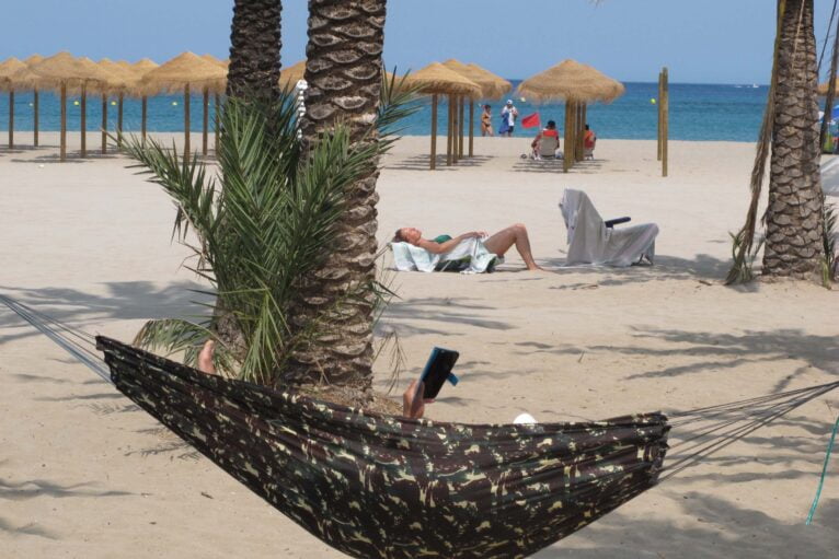 Playa del Arenal durante un día de cierre