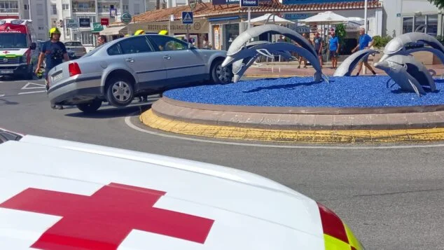 Imagen: Bomberos interviene en el accidente de la Avenida Lepanto