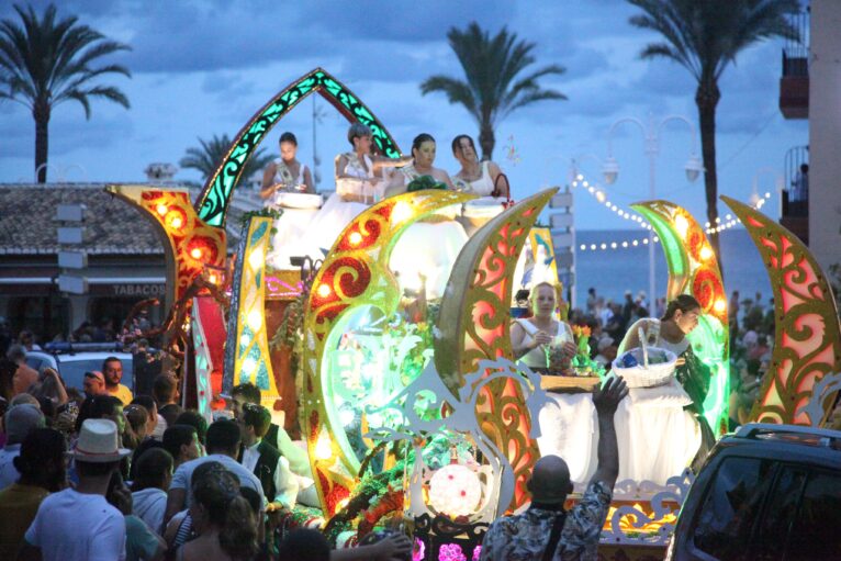 Mayoralesas 2023 en el desfile de Carrozas fiestas de Loreto