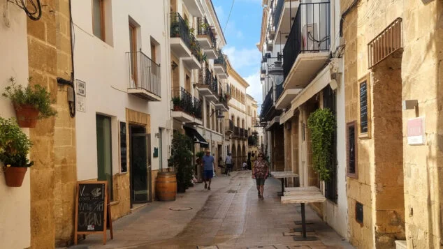 Imagen: Calle comercial de Xàbia