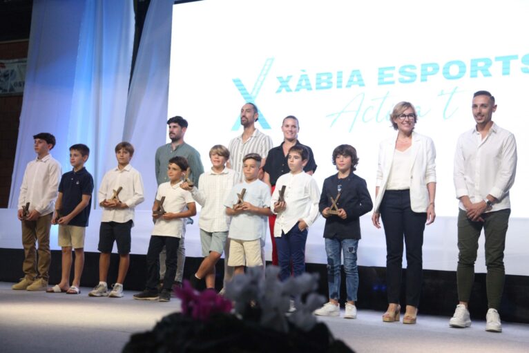 Gimnastas del CD Montgó en la entrega de premios de la Gala del Deporte