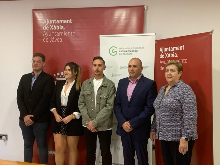 Presentación de la I travesía a nado solidaria de Xàbia