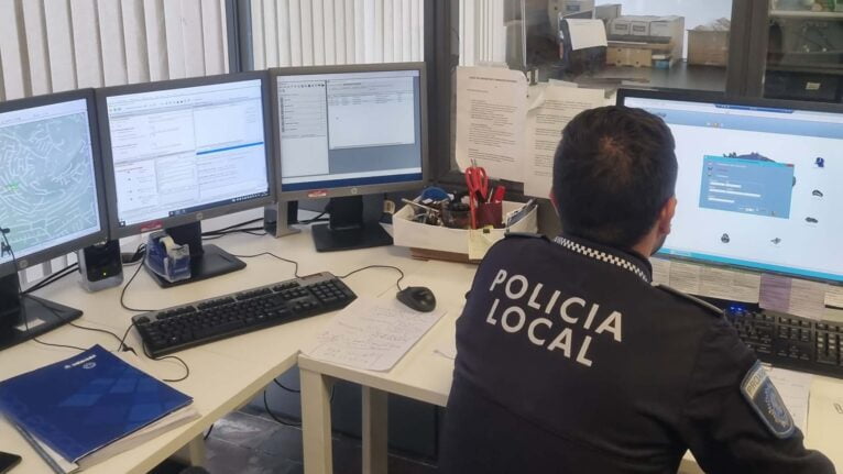 Instrumentos de vigilancia en el retén de la Policía Local de Xàbia