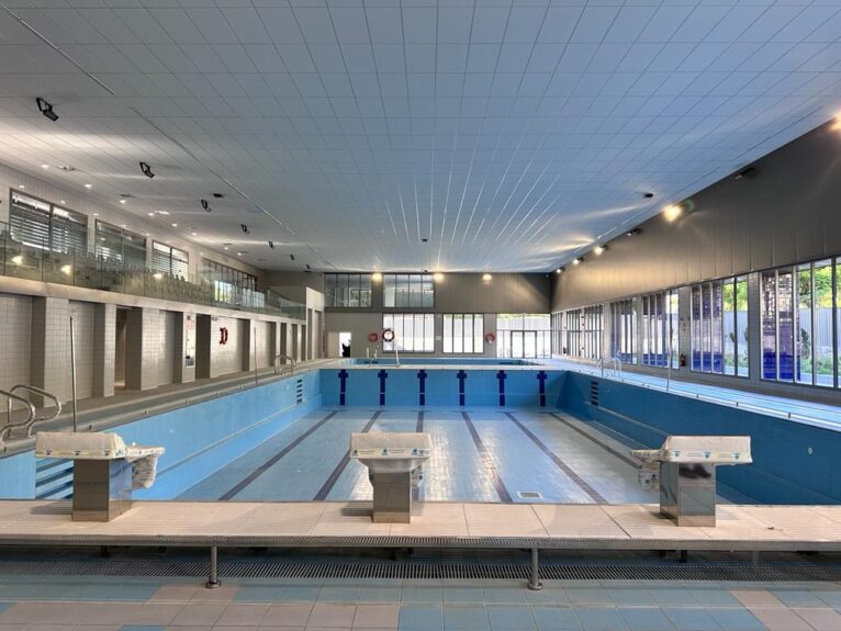 Interior de la Piscina Municipal de Xàbia