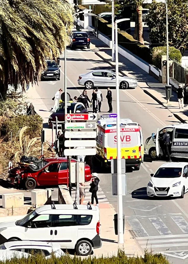 Imagen: Accidente en la Avenida Juan Carlos I de Xàbia