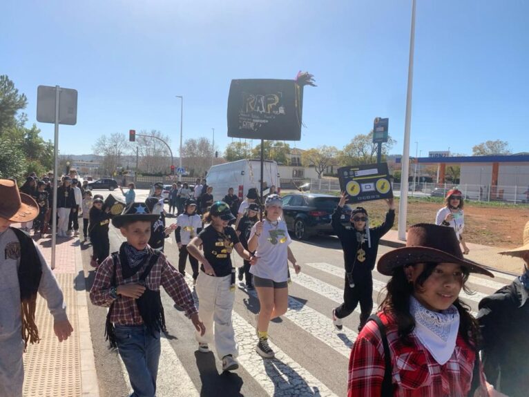 Carnaval Colegio Trenc d'Alba 2024 - Al ritme de la música (13)