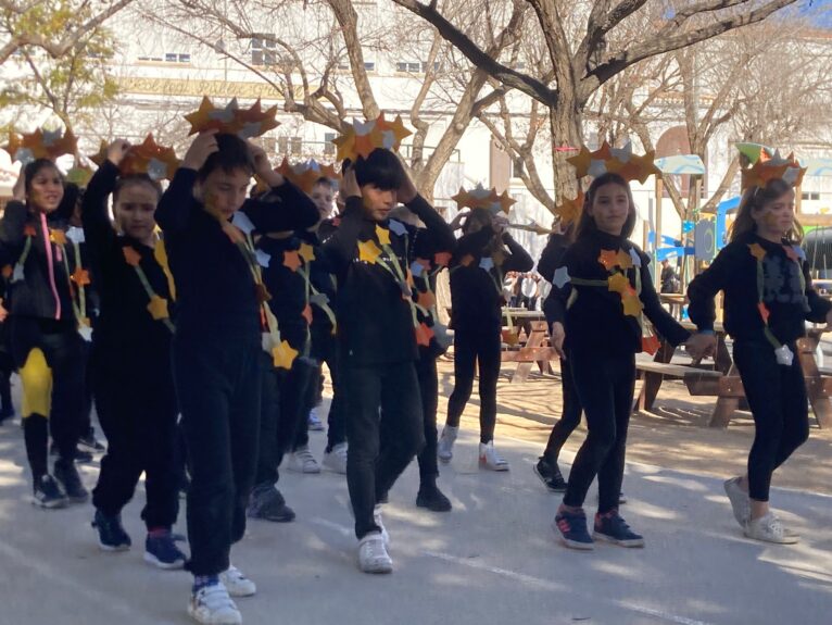 Carnaval escolar Xàbia - CEIP Mediterrània con la temática Universo | Foto S.P.