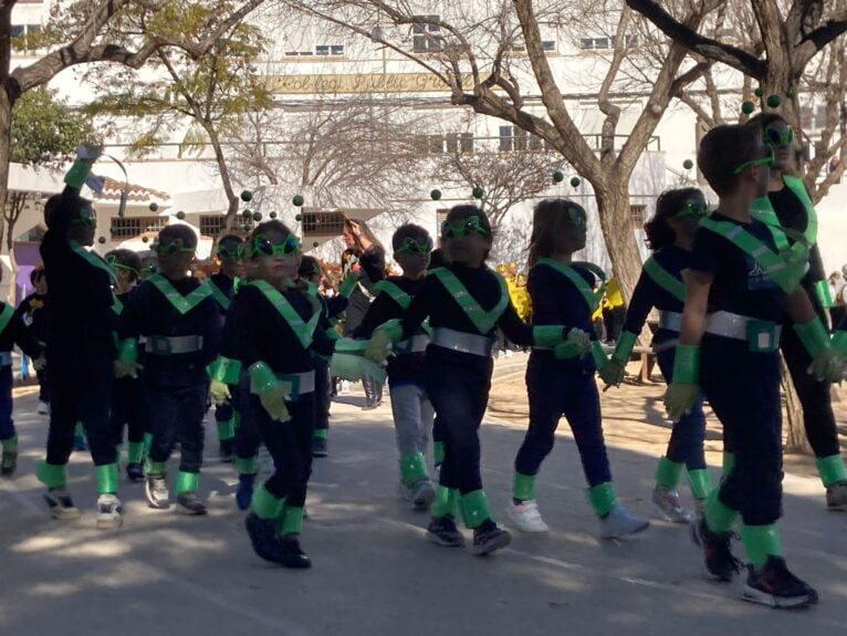 Carnaval escolar Xàbia - CEIP Mediterrània con la temática Universo | Foto S.P.