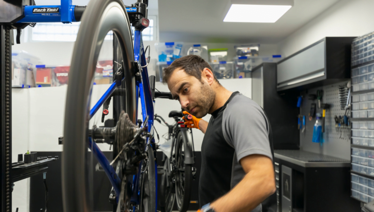 Esta tienda ofrece un servicio adicional, además de la venta de bicicletas